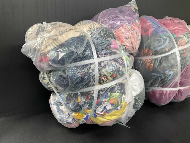 Bulkverpakking vintage kleding (4x) - afbeelding 5 van  5