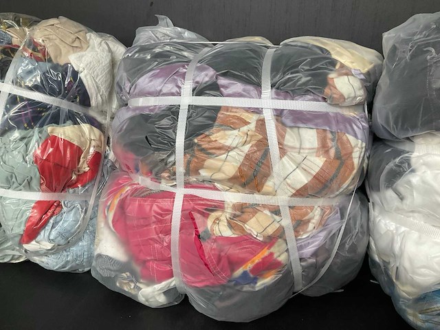 Bulkverpakking vintage kleding (4x) - afbeelding 3 van  5