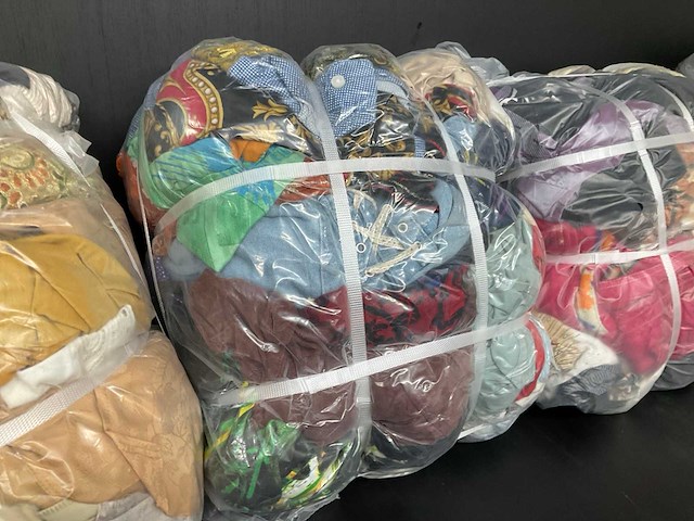 Bulkverpakking vintage kleding (4x) - afbeelding 4 van  5