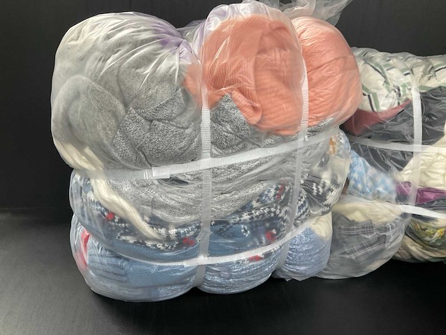 Bulkverpakking vintage kleding (5x) - afbeelding 6 van  6