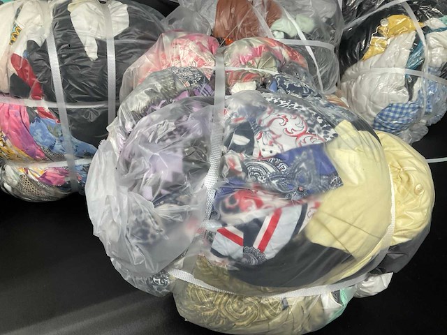 Bulkverpakking vintage kleding (5x) - afbeelding 6 van  6