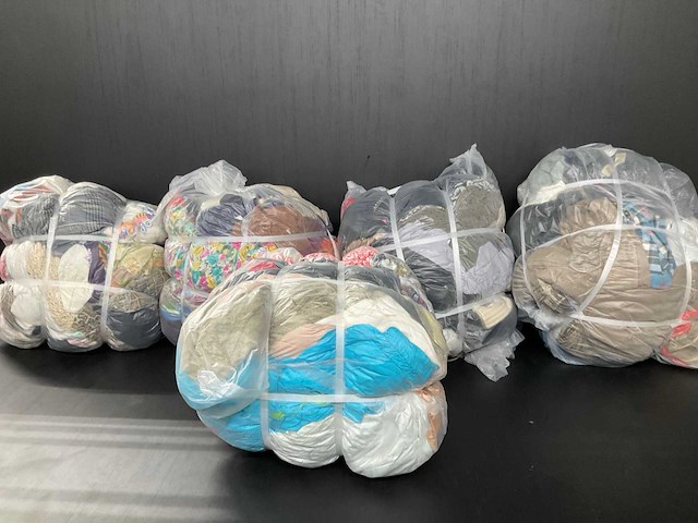 Bulkverpakking vintage kleding (5x) - afbeelding 1 van  6