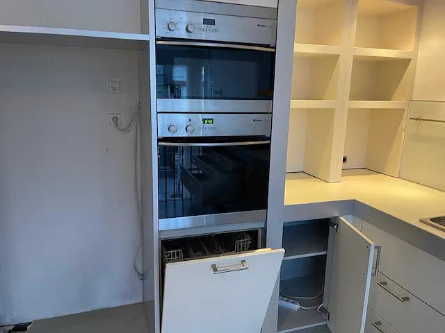 Bulthaup keukenopstelling met miele apparatuur - afbeelding 11 van  19