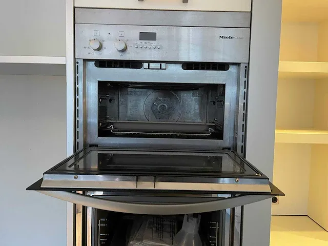 Bulthaup keukenopstelling met miele apparatuur - afbeelding 12 van  19