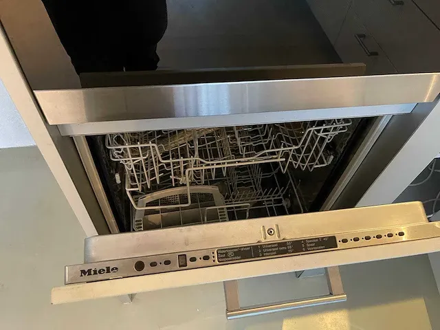 Bulthaup keukenopstelling met miele apparatuur - afbeelding 14 van  19