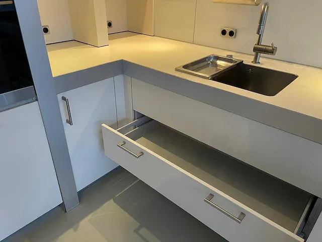 Bulthaup keukenopstelling met miele apparatuur - afbeelding 15 van  19