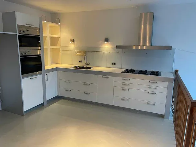 Bulthaup keukenopstelling met miele apparatuur - afbeelding 1 van  19
