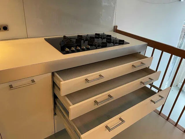 Bulthaup keukenopstelling met miele apparatuur - afbeelding 6 van  19