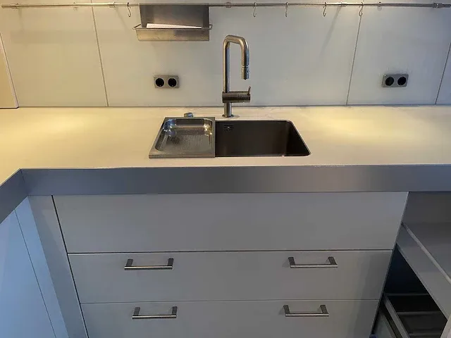 Bulthaup keukenopstelling met miele apparatuur - afbeelding 9 van  19