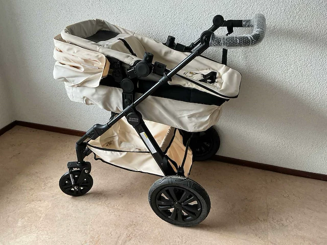 Bumble and bee kinderwagen - afbeelding 2 van  8
