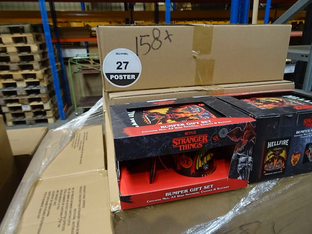 Bumper gift set stranger things (158x) - afbeelding 1 van  4