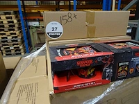 Bumper gift set stranger things (158x) - afbeelding 1 van  4