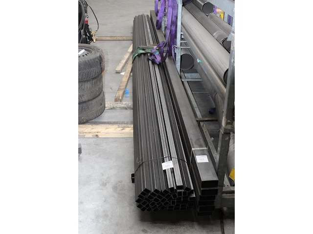 Bundel van 50 stalen kokers met afmeting 30 x 40 x 6000 mm. dikte 2 mm. - afbeelding 2 van  2
