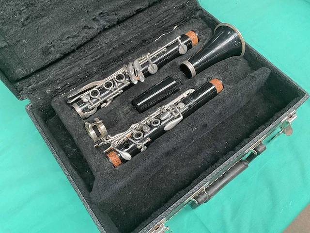 Bundy resonite clarinet - afbeelding 5 van  6