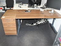 Bureau assmann met aaneengesloten ladekast. afmeting 202 x 80 x 72 cm. - afbeelding 2 van  2