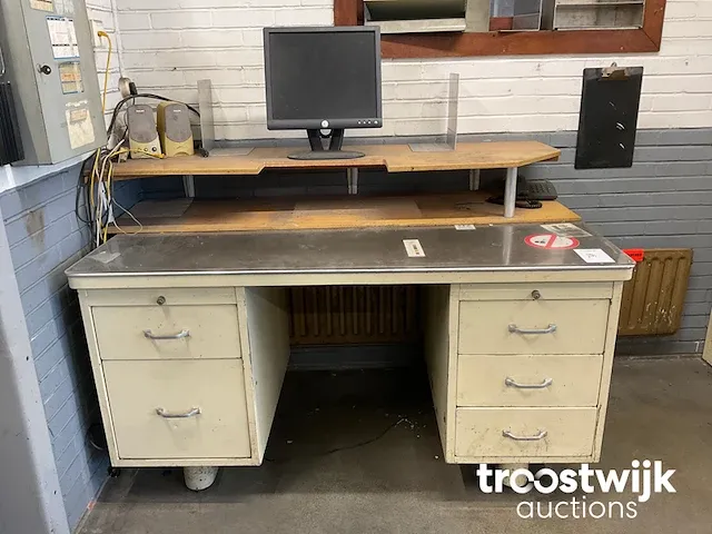 Bureau en archiefkast - afbeelding 1 van  6