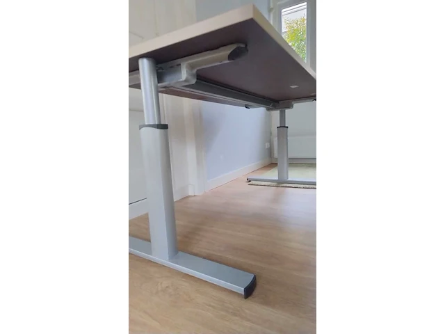Bureau en bureaustoel giroflex - afbeelding 3 van  9