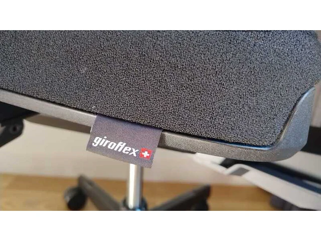 Bureau en bureaustoel giroflex - afbeelding 8 van  9