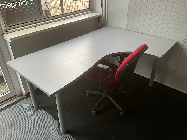 Bureau incl bureaustoel - afbeelding 1 van  4
