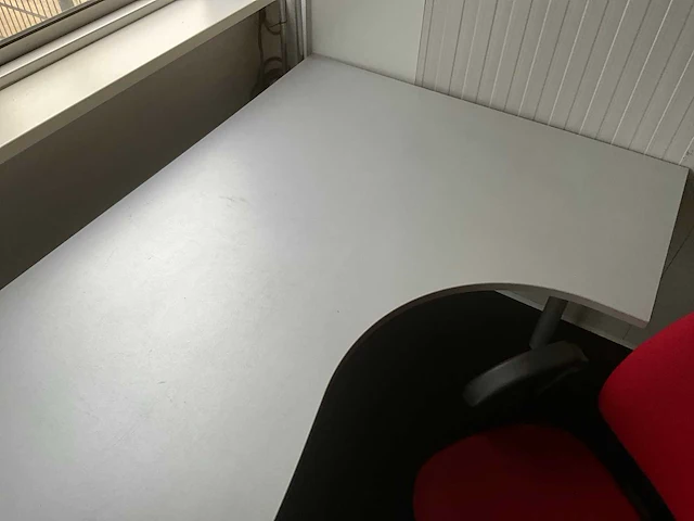 Bureau incl bureaustoel - afbeelding 4 van  4