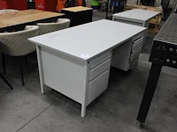Bureau met 2 vaste ladekasten. afmeting 170 x 85 x 76 cm - afbeelding 1 van  2