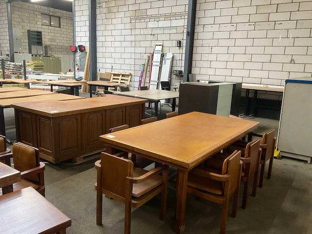 Bureau met eetkamertafel - afbeelding 1 van  19