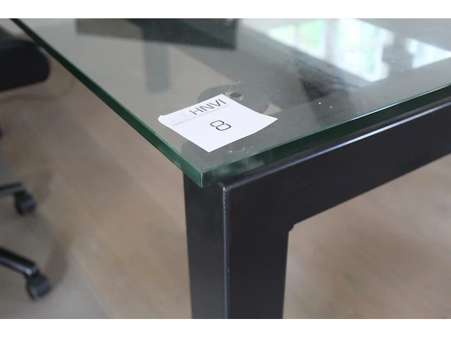 Bureau met glazen blad en ijzeren onderstel. afmeting 180 x 90 x 78 cm - afbeelding 2 van  3