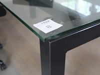 Bureau met glazen blad en ijzeren onderstel. afmeting 180 x 90 x 78 cm - afbeelding 2 van  3