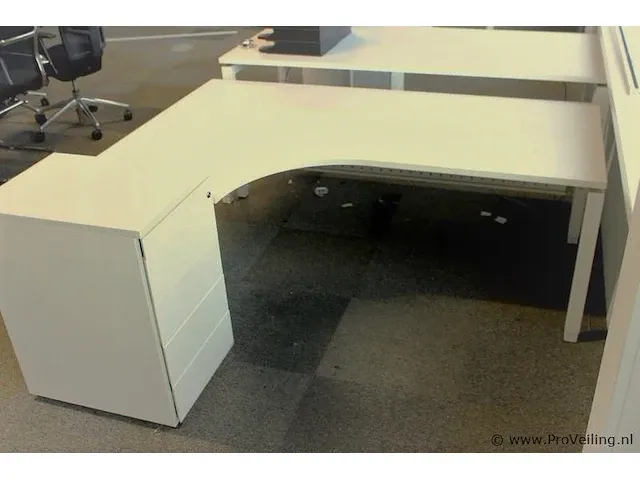 Bureau met ladekast - 180x165cm - afbeelding 1 van  2