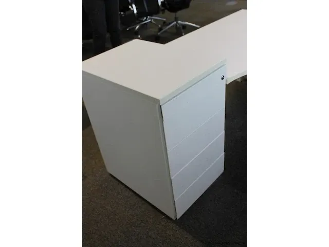Bureau met ladekast - 180x165cm - afbeelding 2 van  2