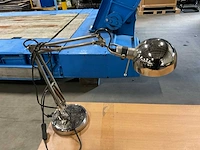 Bureau met stoel en lamp - afbeelding 4 van  6