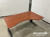 Bureau met stoelen - afbeelding 5 van  9