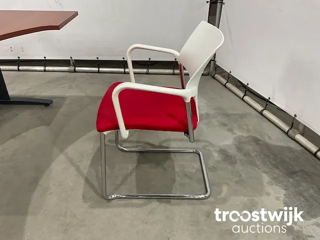 Bureau met stoelen - afbeelding 8 van  9
