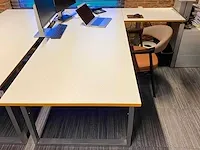 Bureau met zijstuk - afbeelding 1 van  3