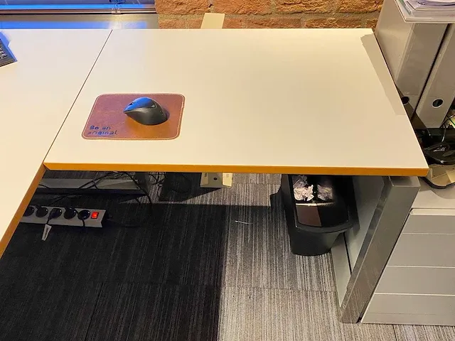 Bureau met zijstuk - afbeelding 2 van  3