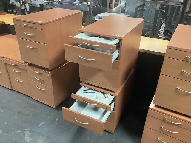 Bureau onderkast (2x) - afbeelding 1 van  2