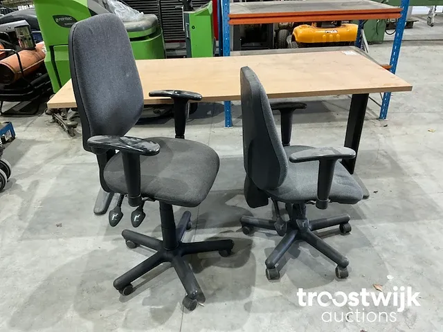 Bureau tafel met stoelen - afbeelding 2 van  5