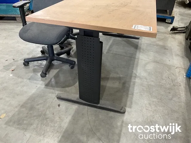 Bureau tafel met stoelen - afbeelding 4 van  5