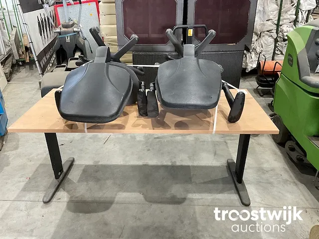 Bureau tafel met stoelen - afbeelding 5 van  5