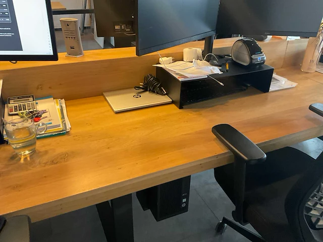 Bureau voor 8 werkplekken - afbeelding 3 van  13