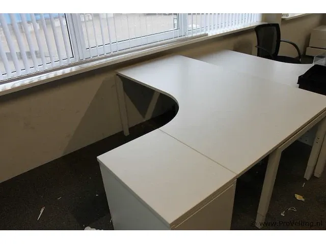 Bureau v.v. ladekast - 180x165cm - afbeelding 1 van  4