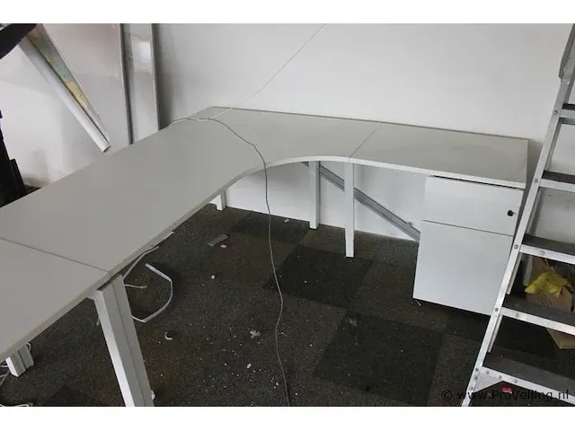 Bureau v.v. ladekast - 180x200cm - afbeelding 1 van  2