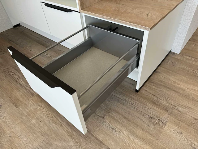 Bureau - afbeelding 2 van  20