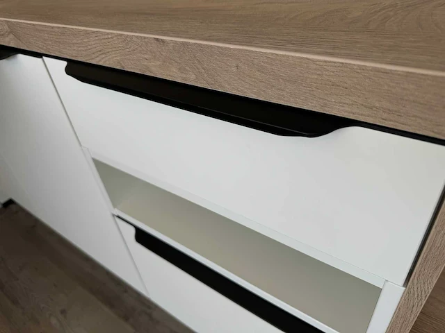 Bureau - afbeelding 9 van  20