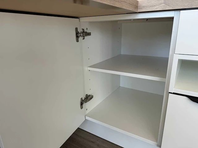 Bureau - afbeelding 17 van  20