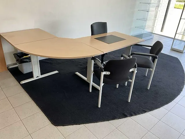 Bureau - afbeelding 1 van  4