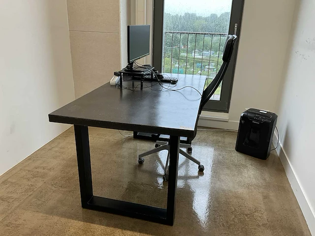Bureau - afbeelding 1 van  6