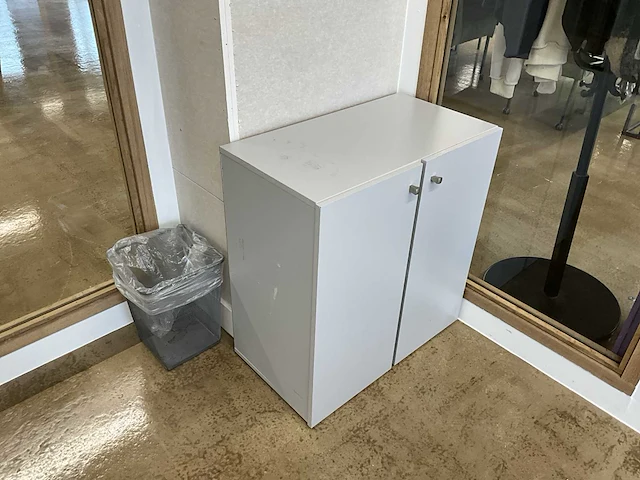 Bureau - afbeelding 5 van  6