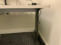 Bureau - afbeelding 2 van  2