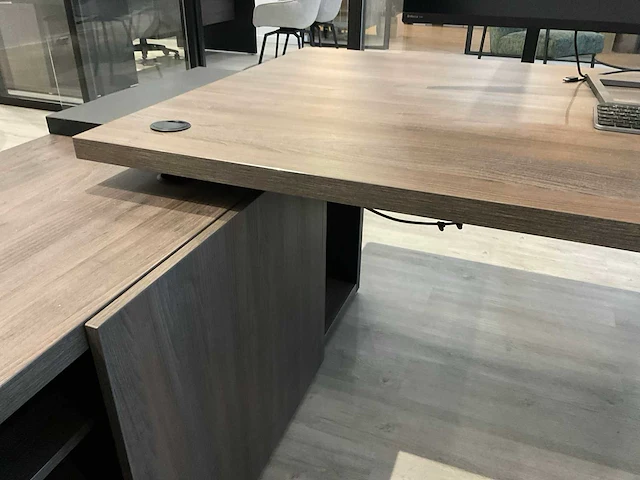 Bureau - afbeelding 7 van  15